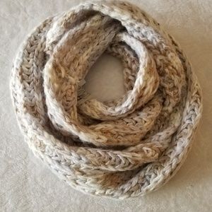 🔴 Ivory Infinity Scarf